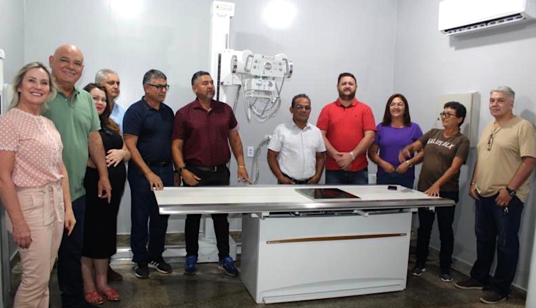 Prefeito entrega aparelho de raio x e UTI móvel para atender a rede municipal em Peixoto de Azevedo; R$ 564 mil