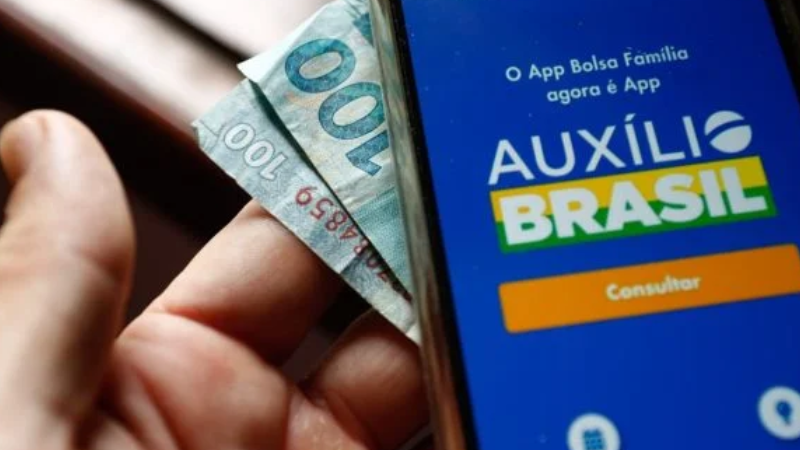 Pagamentos de auxílios extras do governo começam na próxima semana. Veja calendário