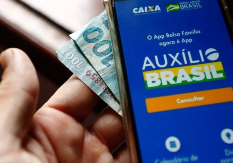 Pagamentos de auxílios extras do governo começam na próxima semana. Veja calendário