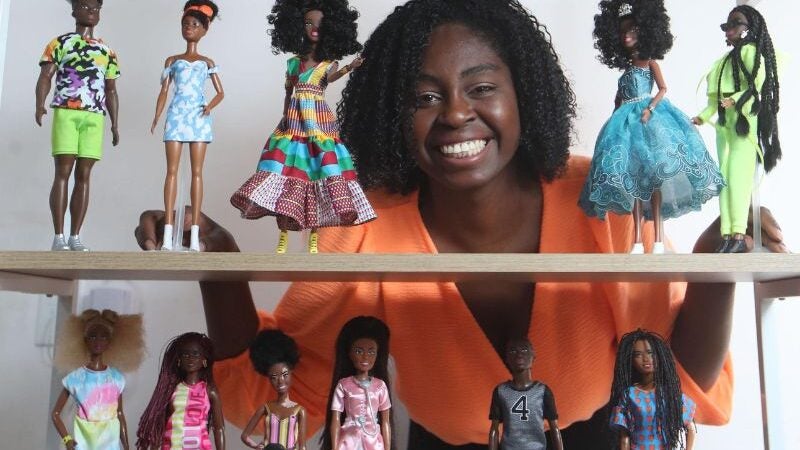 Bonecas pretas: professora abre a 1ª loja virtual e fatura com representatividade