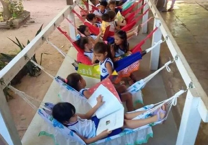 Escola cria ambiente com redes para incentivar leitura logo cedo nas crianças