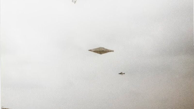 Foto censurada do ‘OVNI mais espetacular’ é liberada 32 anos depois