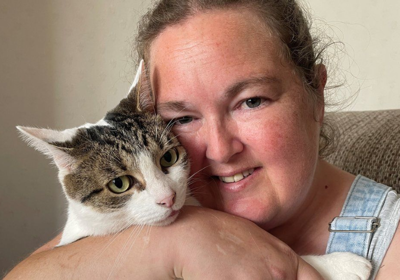 Mulher tem ataque cardíaco e é salva pelo próprio gato: ‘Ele sabia’