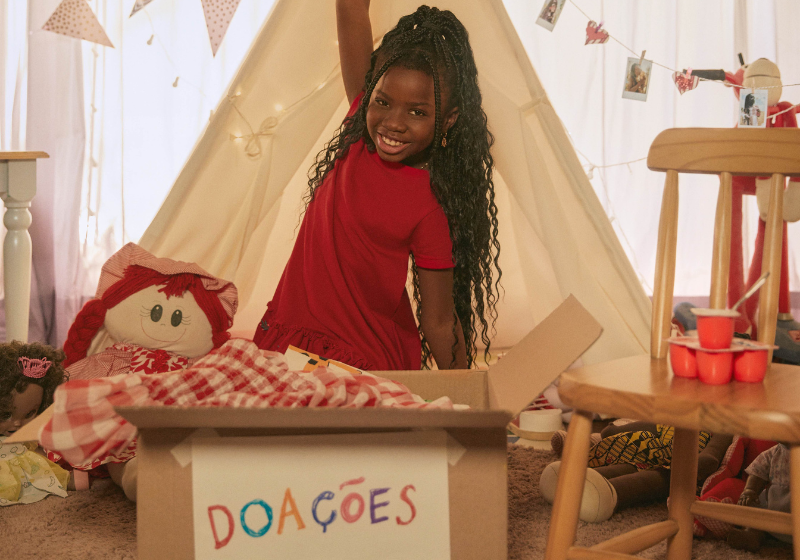 Títi Gagliasso pede doação de roupas e inspira solidariedade, após ataque racista