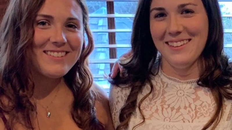 Gêmeas salvam mulher desmaiada com crise diabética em banheiro de avião