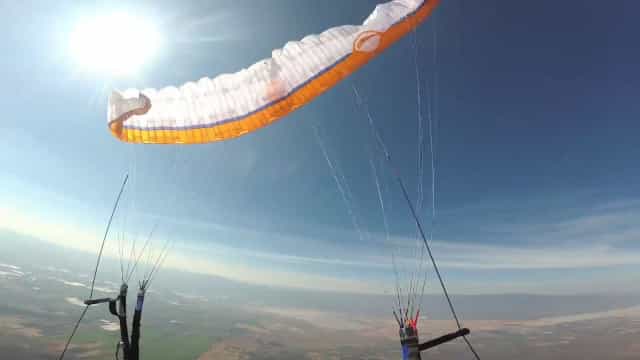 Parapentista é resgatado após cair de rampa de decolagem em Santa Catarina