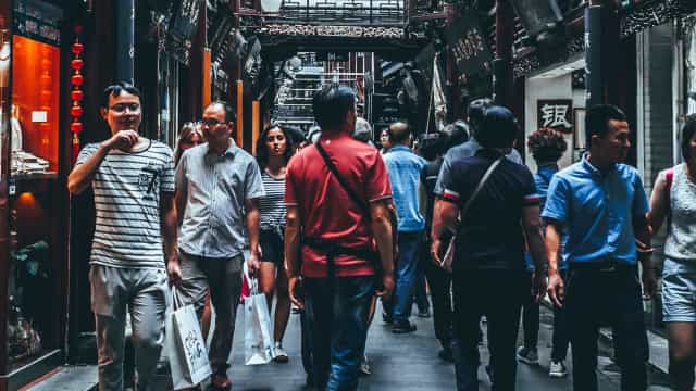 China vai limitar abortos para tentar aumentar taxa de natalidade