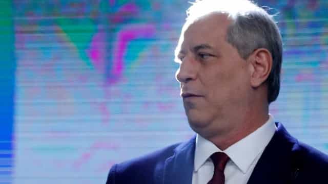Ciro Gomes propõe renda mínima média de R$ 1.000 por domicílio