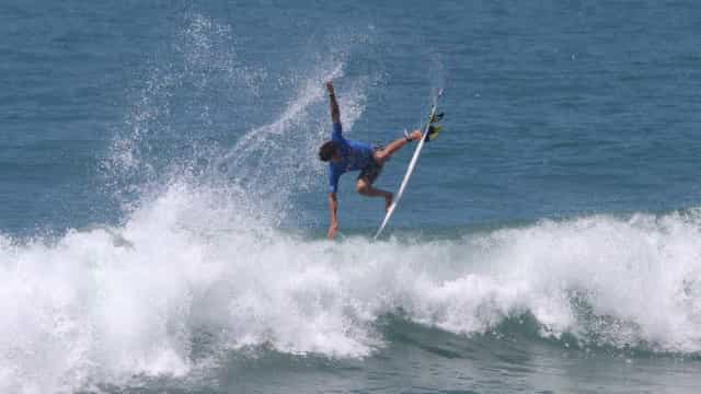 Yago Dora avança direto e manda Ítalo para a repescagem no Tahiti