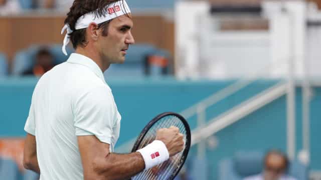Sem jogar há um ano, Federer lidera lista dos tenistas mais bem pagos do mundo