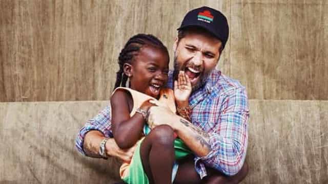 ‘Inaceitável’, diz mãe de Bruno Gagliasso sobre racismo sofrido por Titi e Bless