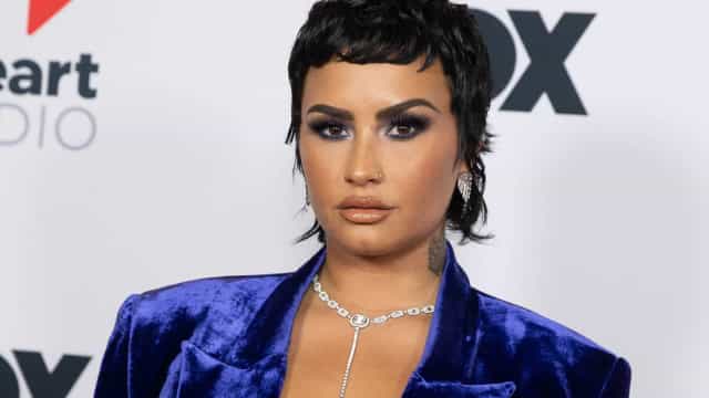 Demi Lovato explica o porquê de voltar a usar pronomes femininos