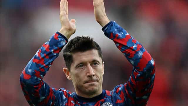 Lewandowski volta a Munique para se despedir de ex-companheiros do Bayern