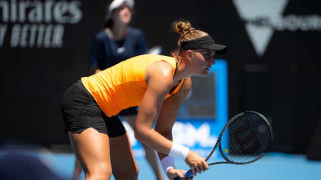 Bia Haddad festeja vitória histórica contra Swiatek: ‘Mentalmente disciplinada’