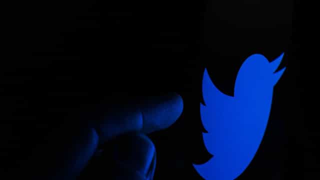 Arábia Saudita condena estudante a 34 anos de prisão por usar o Twitter
