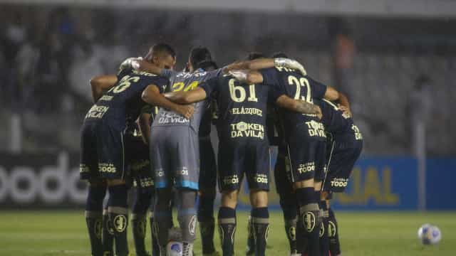 Santos reencontra Coritiba para mudar rota como visitante e vencer a 1ª com Lisca