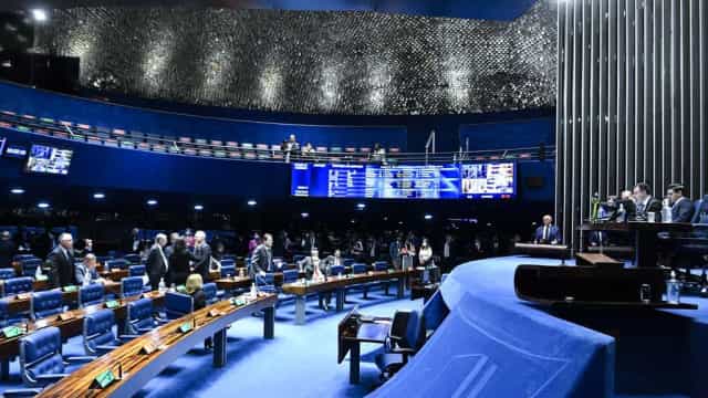 Senado aprova projeto que obriga plano a cobrir tratamento fora do rol da ANS