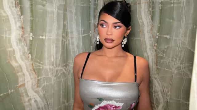 Kylie Jenner sobre pós-parto: "Chorei sem parar"