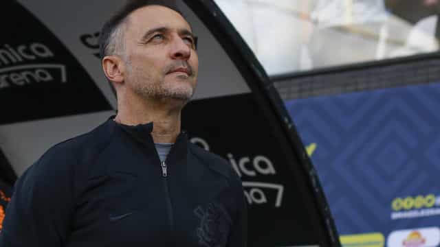 Vítor Pereira diz ter ficado orgulhoso com desempenho do Corinthians no Maracanã