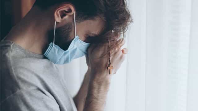 Brasil tem 196 mortes por covid em 24h; total é de 683.914