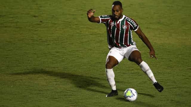 Zagueiro Luccas Claro acerta com clube da Turquia e rescinde com o Fluminense