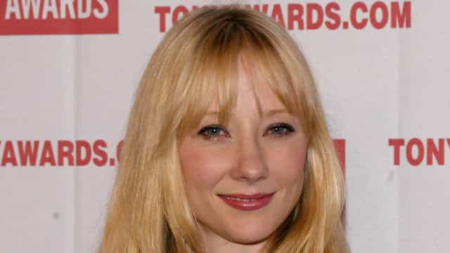 Anne Heche está em coma e respira com ajuda de aparelhos