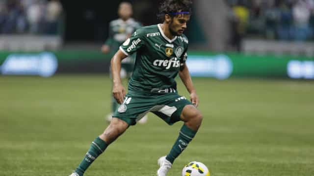 Palmeiras vence Goiás e amplia vantagem na liderança do Brasileiro