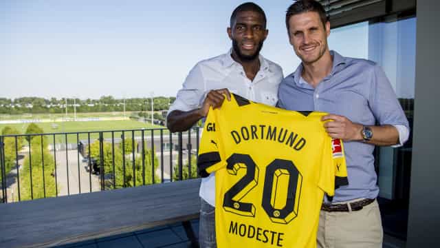 Borussia Dortmund contrata Modeste para vaga de Haller, tratando tumor testicular