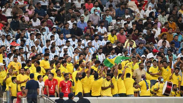 Estádio da final da Copa é inaugurado com Brasil representado nas arquibancadas