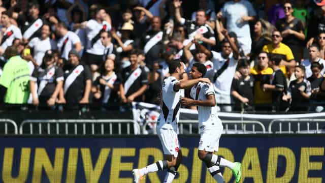 Garotos resolvem, e Vasco vence Tombense por 3 a 1 na Série B