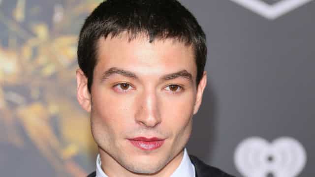 Ezra Miller quebra silêncio. " Sofrendo com problemas de saúde mental"