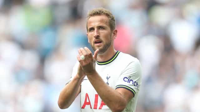 Harry Kane dá vitória ao Tottenham e chega à marca história no Campeonato Inglês