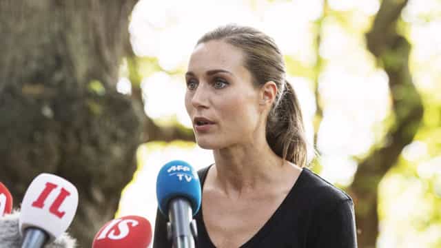 Mulheres postam vídeos dançando em apoio a primeira-ministra da Finlândia