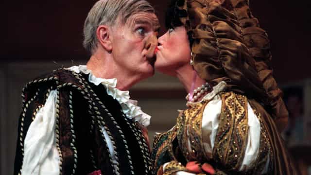 Morre Richard Roat, ator de ‘Friends’ e ‘Seinfeld’