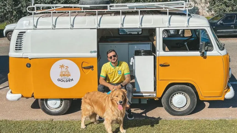 Shurastey e Jesse inspiram viagem de kombi de brasileiro e cadela golden