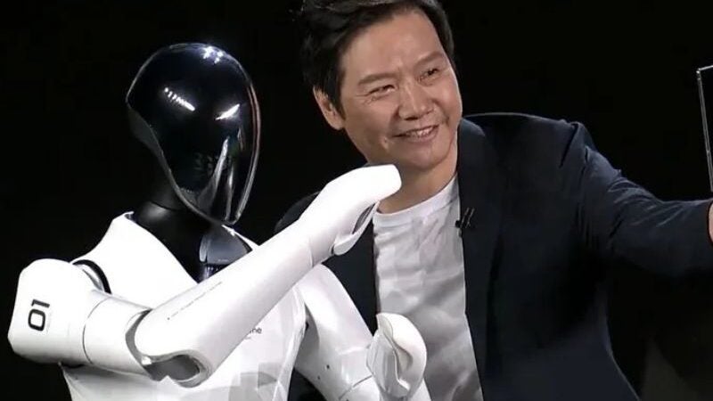 Novo robô humanoide reconhece tristeza e ‘consola’ pessoas