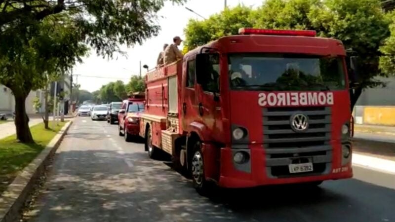 Sepultado corpo de ex-prefeito de Sinop Antônio Contini após honrarias e cortejo em carro aberto