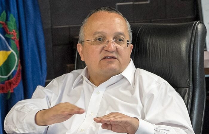 TRE arquiva inquérito contra Pedro Taques da acusação de crime eleitoral envolvendo empresa