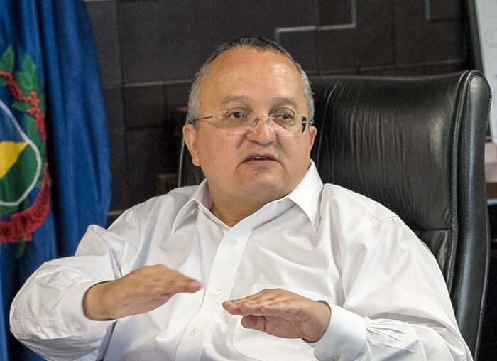 TRE arquiva inquérito contra Pedro Taques da acusação de crime eleitoral envolvendo empresa