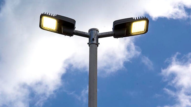 Prefeitura define R$ 1,9 milhão para expandir iluminação em avenida de Lucas do Rio Verde