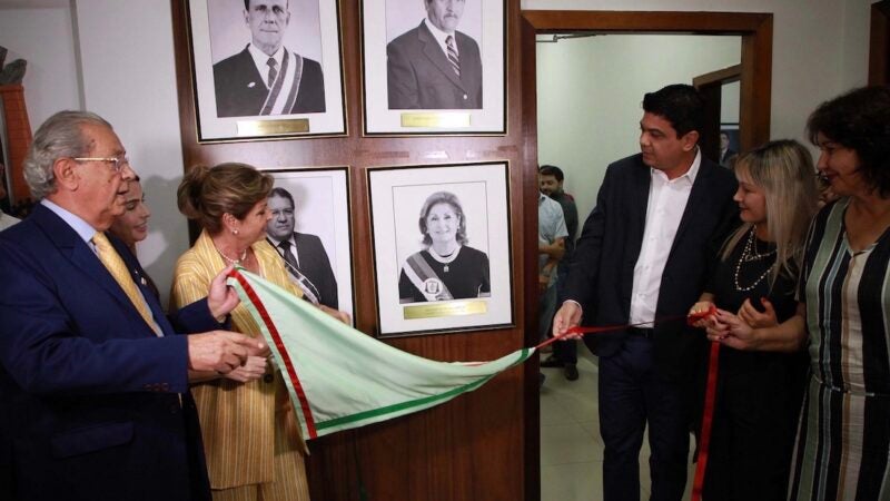 Kalil inaugura galeria em Várzea Grande e homenageia ex-prefeita Lucimar Campos