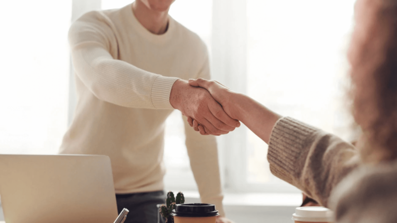 Fidelizar clientes pode impactar na lucratividade do negócio