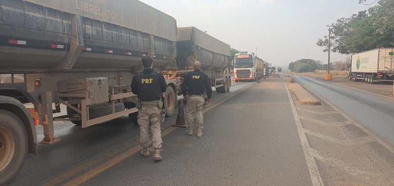 Polícia Rodoviária Federal realiza treinamentos em fiscalização de peso e dimensões de veículos de carga