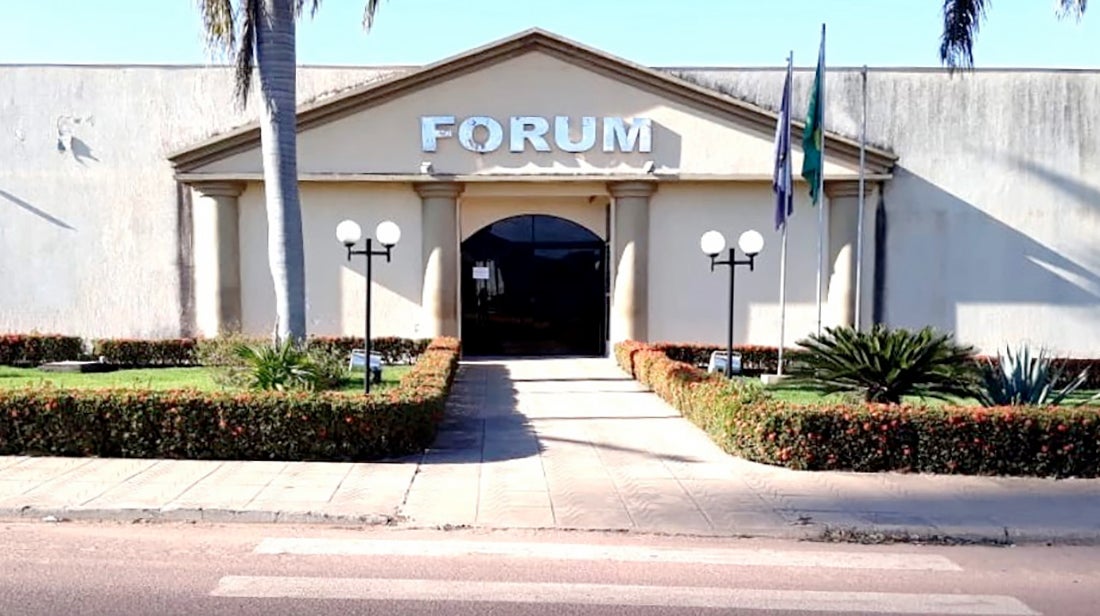 Justiça determinada retirada de outdoor com propaganda política em Peixoto de Azevedo