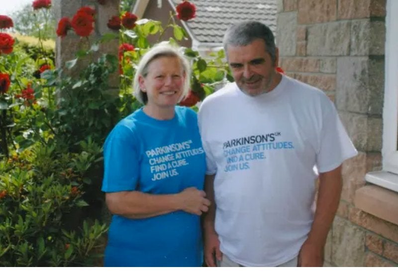 Mulher que sente cheiro de Parkinson ajuda cientistas a desenvolver teste precoce