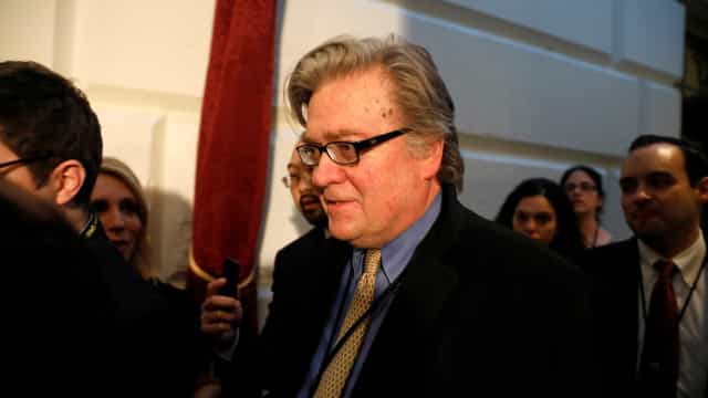 Steve Bannon é acusado de lavagem de dinheiro e conspiração