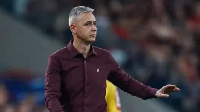 Vasco sonda Jorginho e tem Tiago Nunes no radar