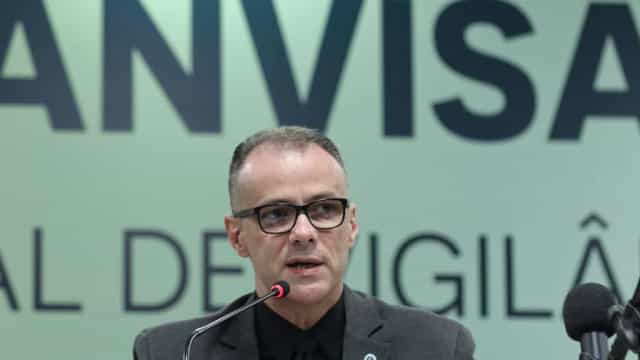 Presidente da Anvisa descarta deixar o cargo após eleição