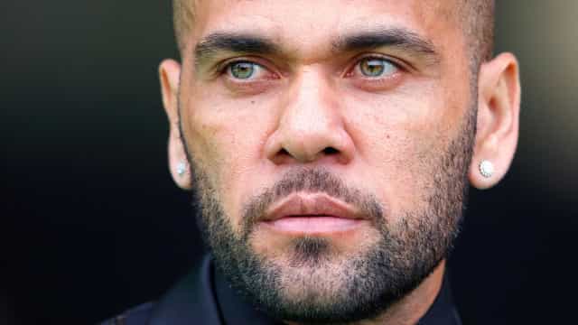 Após sair do Barcelona, Daniel Alves faz revelação sobre rivalidade com CR7