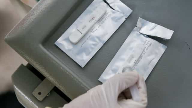 Abrafarma pede regulamentação de mais testes e vacinas na iniciativa privada